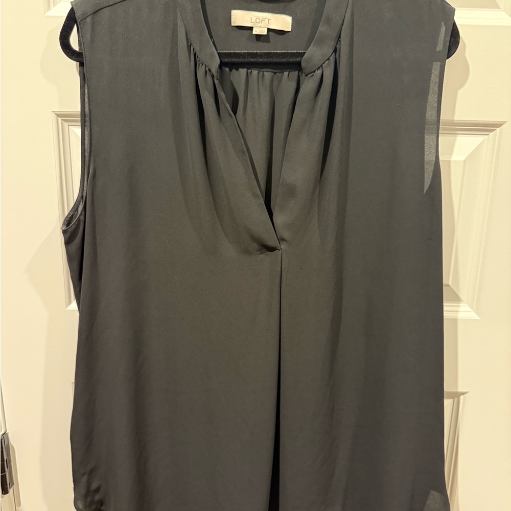 LOFT Women's Black Sleeveless Blouse